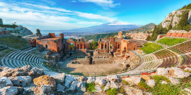 O melhor de Sicília - Ruínas do antigo teatro grego em Taormina - Itália