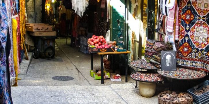 Mercados de Jerusalém na cidade antiga em Israel